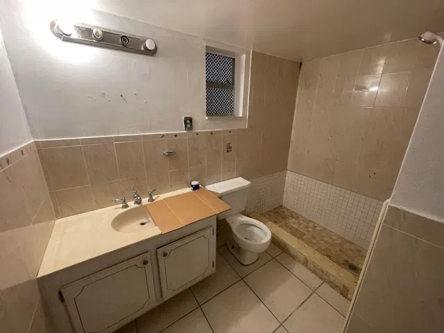 Unit 107 photo 8