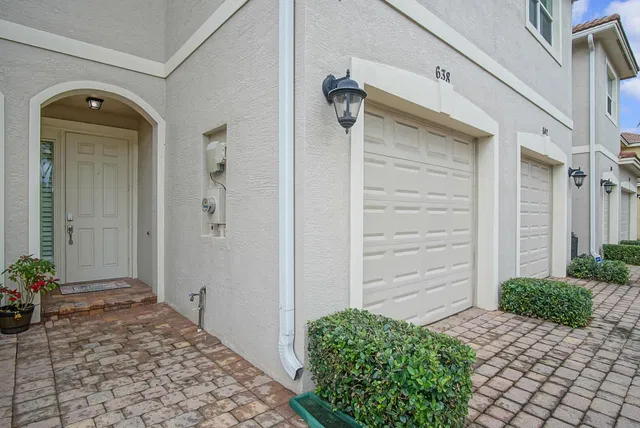 Residence photo 3