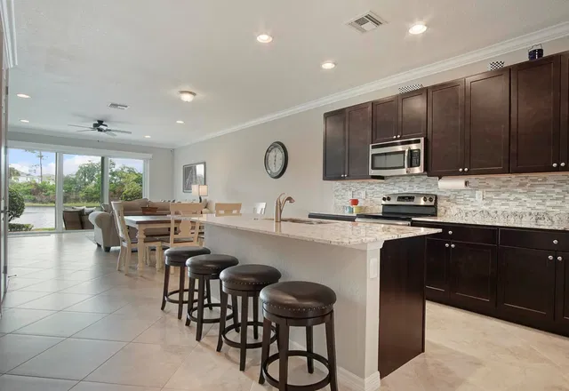 Residence photo 5