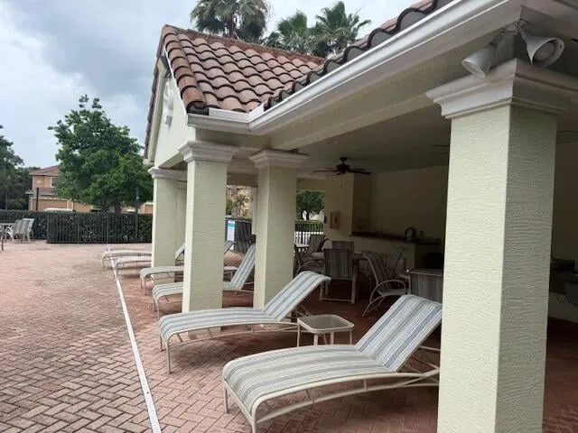 Residence photo 32