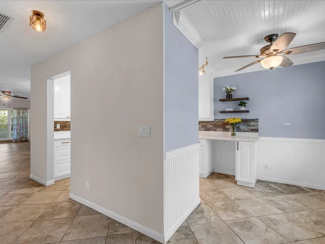 Unit 103 photo 16