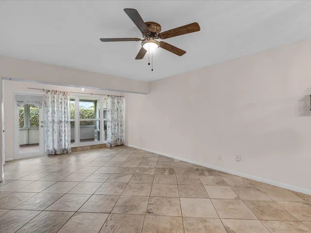 Unit 103 photo 18