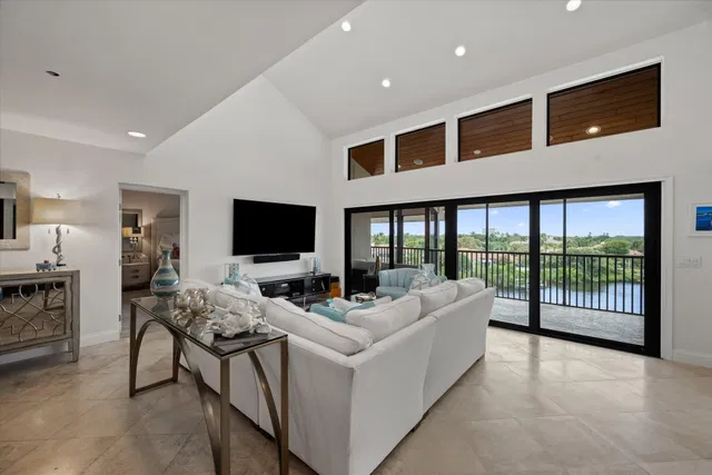 Jonathan's Landing Jupiter FL Unit E 502 photo 4