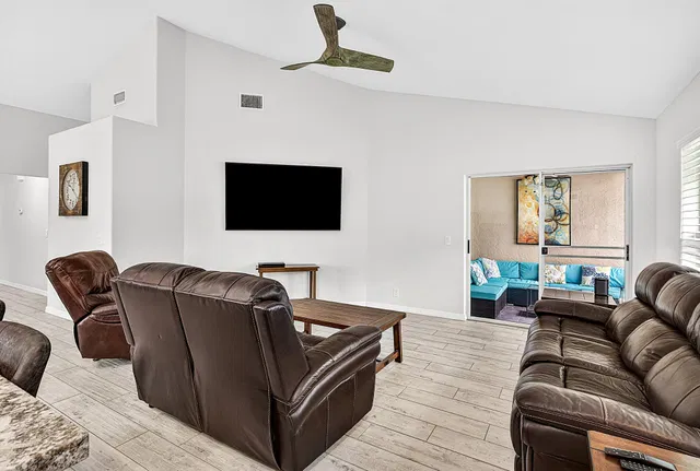  Residence photo 11