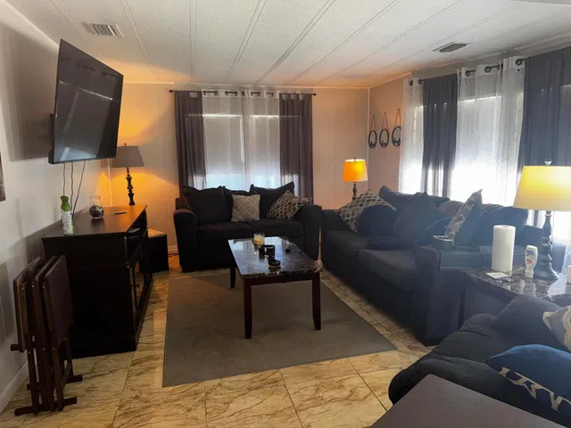 Residence photo 2