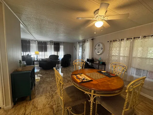 Residence photo 4