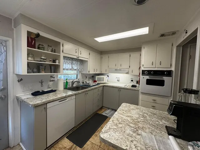 Residence photo 6