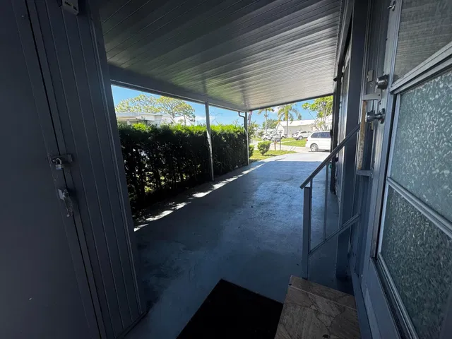 Residence photo 17