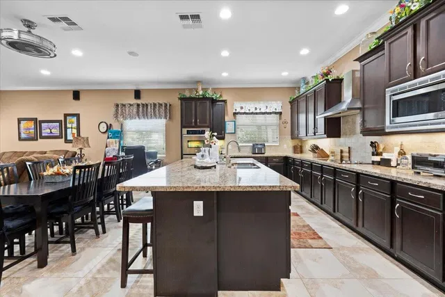  Residence photo 11