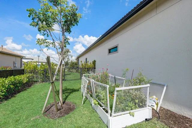  Residence photo 43