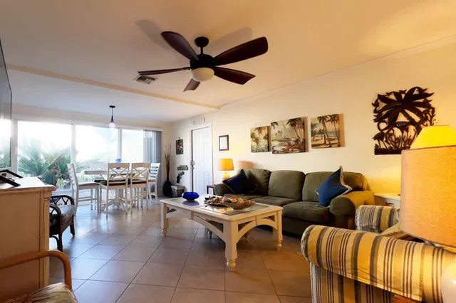 Unit 15 photo 15