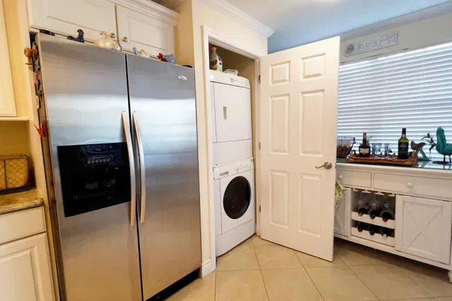 Unit 15 photo 20