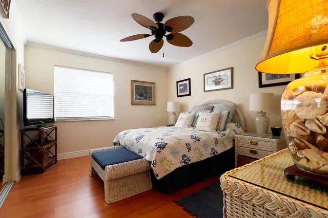 Unit 15 photo 24