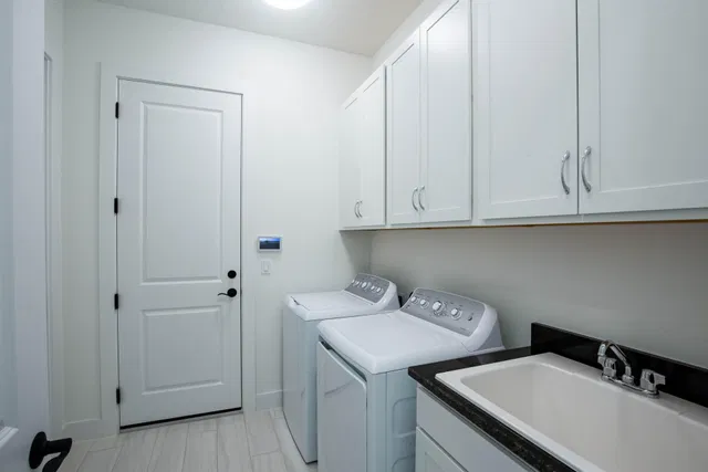 Residence photo 76