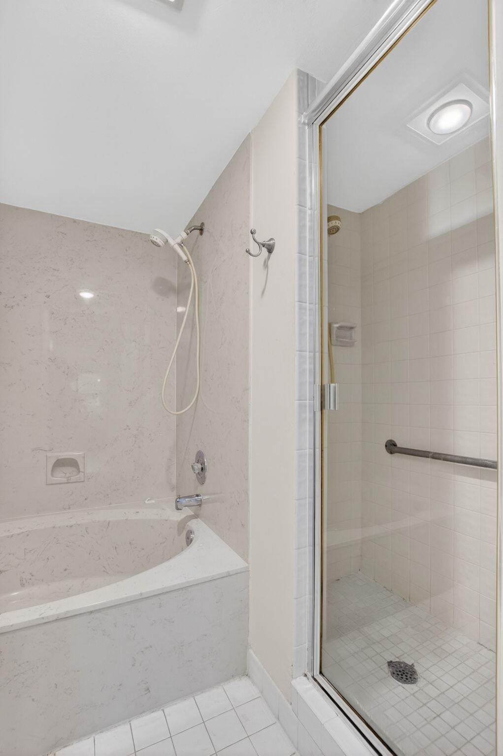 Unit 114 photo 15