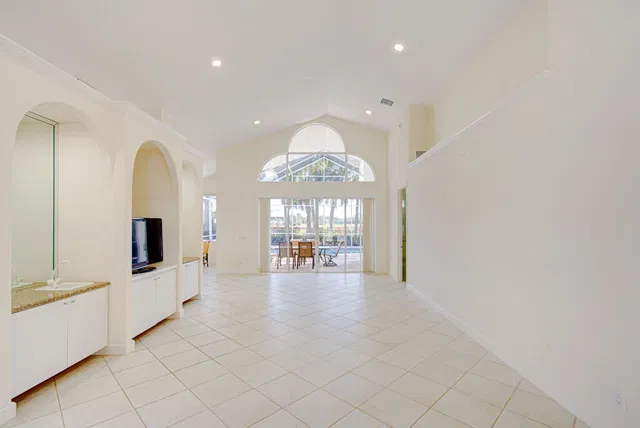 Residence photo 17