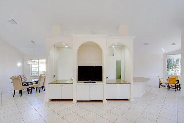 Residence photo 18
