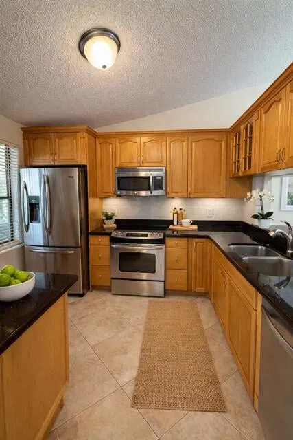 Unit 204 photo 5