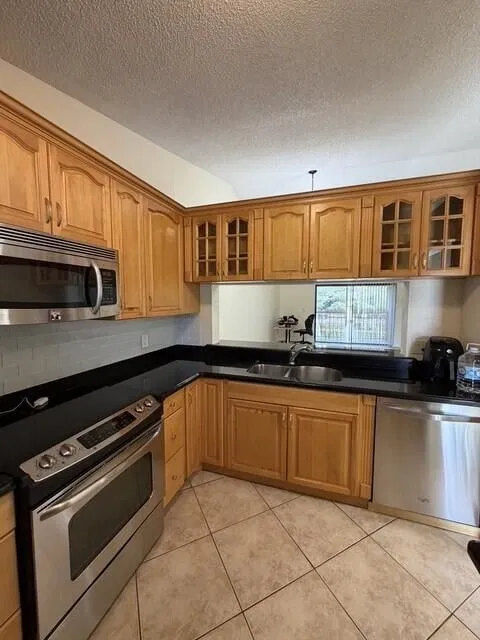 Unit 204 photo 6