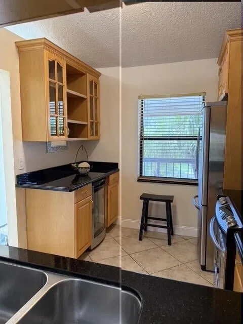 Unit 204 photo 8