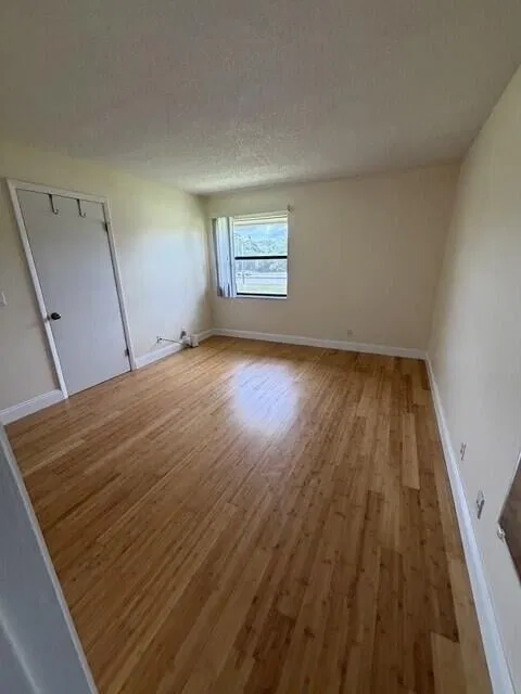 Unit 204 photo 16