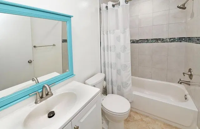 Unit 204 photo 21