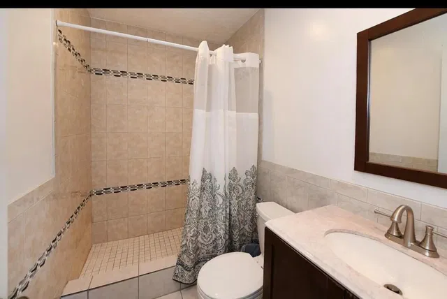 Unit 204 photo 22