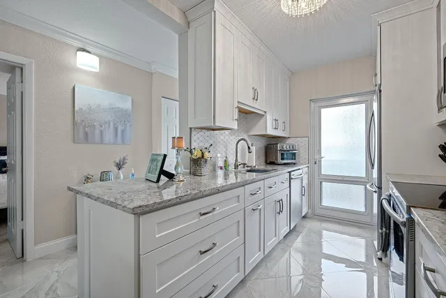 Unit 204 photo 3