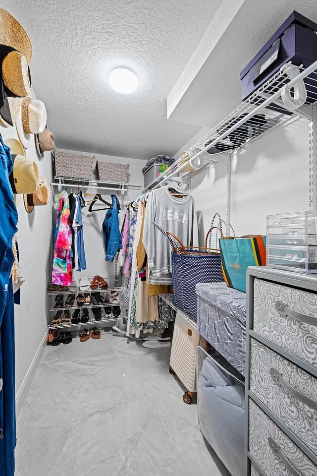 Unit 204 photo 18