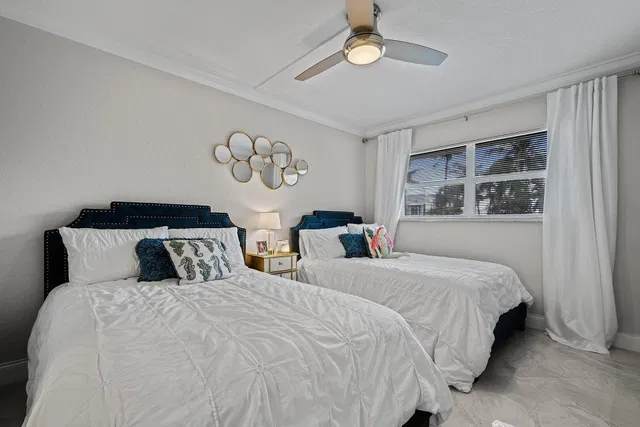 Unit 204 photo 20