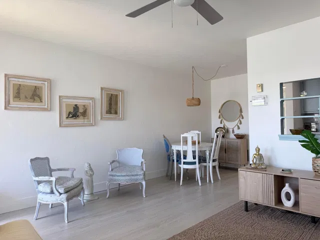  Unit 207 photo 5