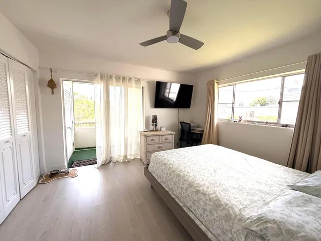  Unit 207 photo 9