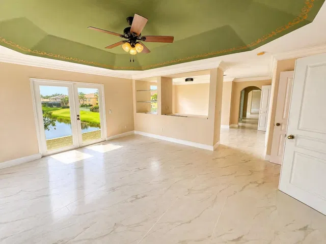 Residence photo 5