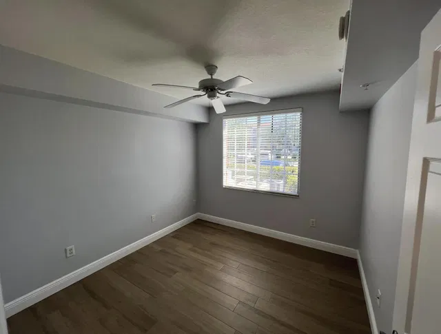 Unit 2103 photo 13