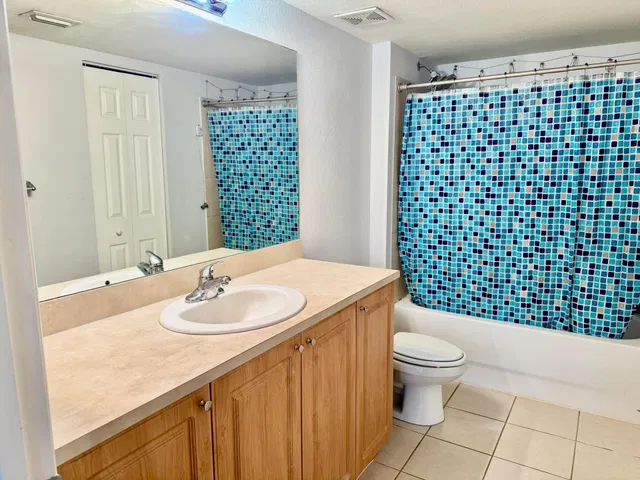 Unit 2103 photo 23