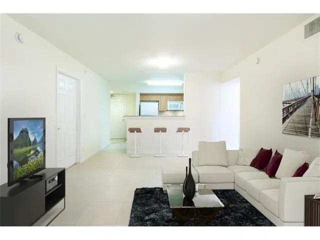 Unit 6103 photo 2