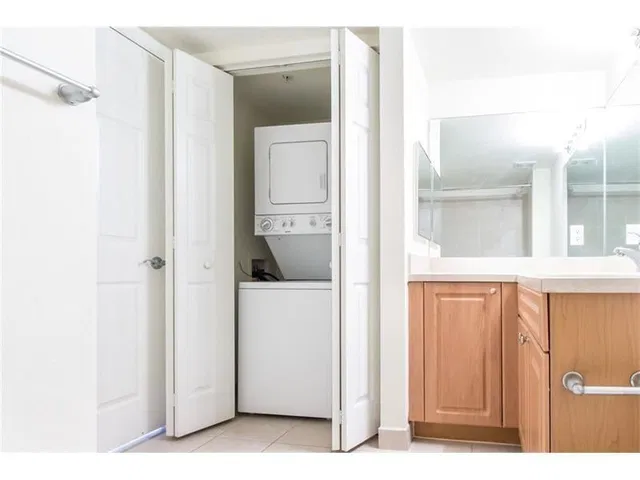 Unit 6103 photo 5