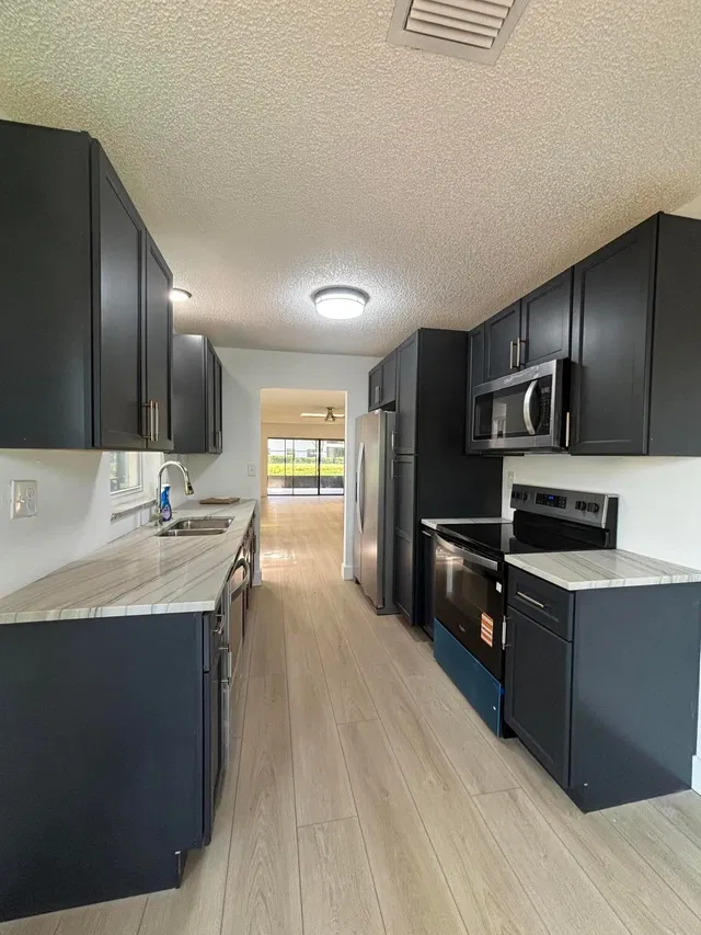 Residence photo 8
