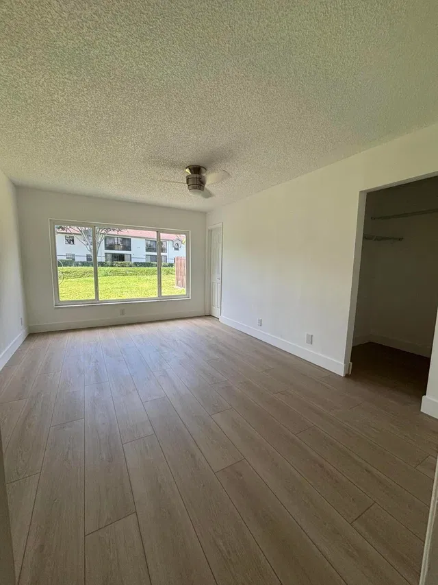Residence photo 10