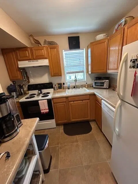 Unit H photo 12