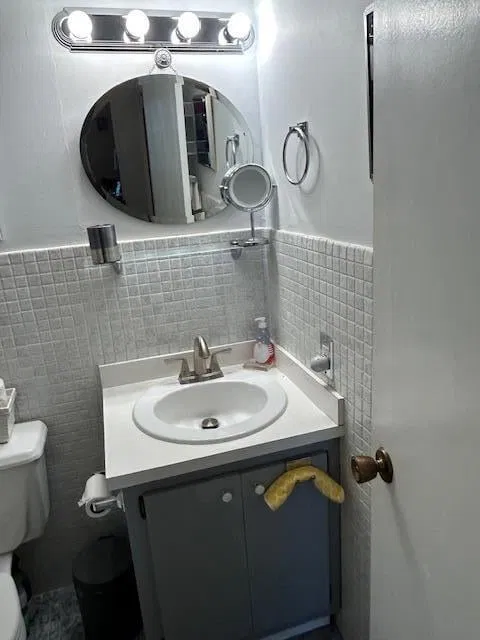 Unit H photo 21