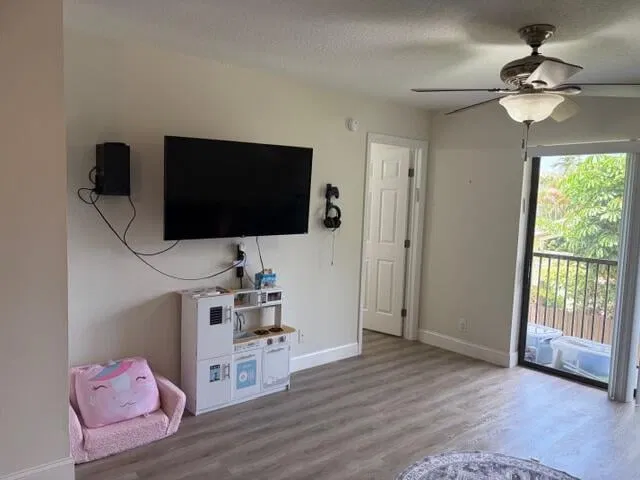 Unit APT 205 photo 8