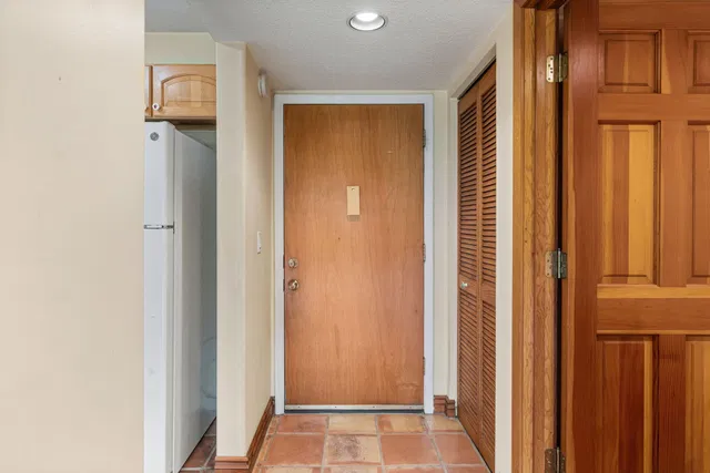 Unit 219 photo 4