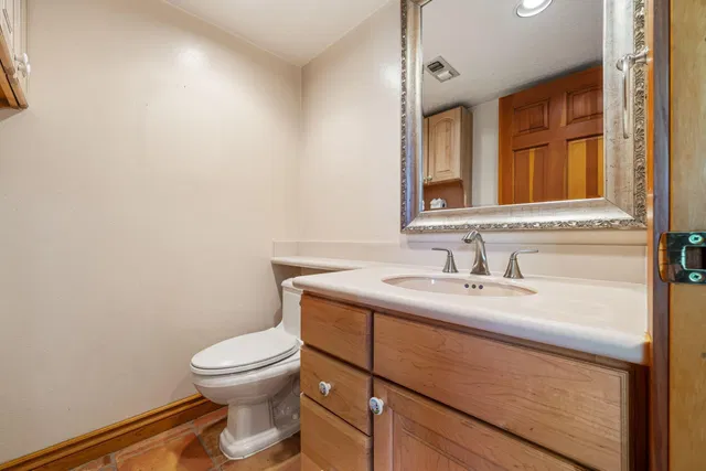 Unit 219 photo 9