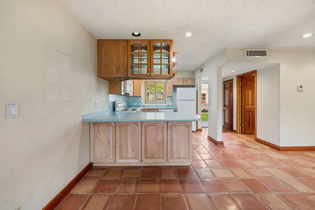 Unit 219 photo 15