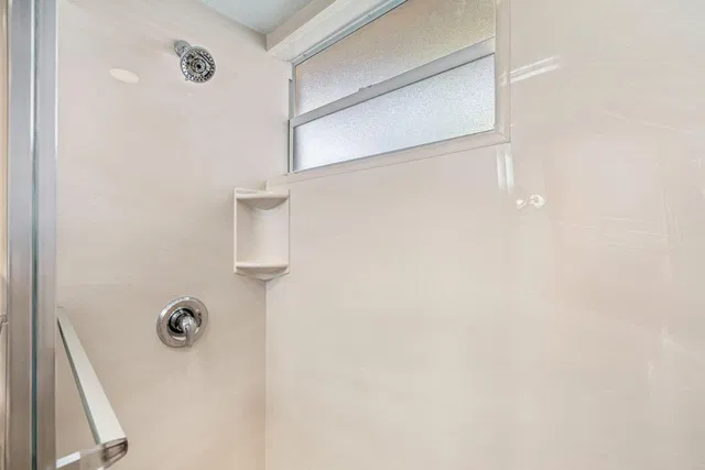 Unit 219 photo 20