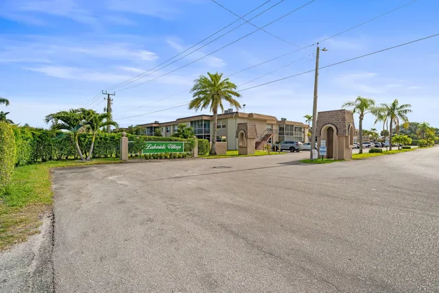 Unit 219 photo 33