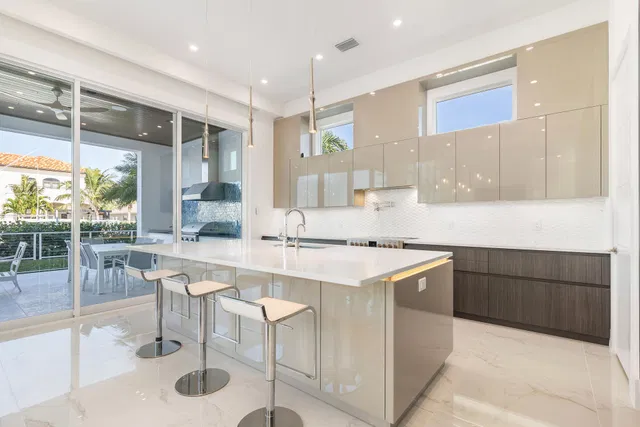 Palm Beach Isles Residence photo 9