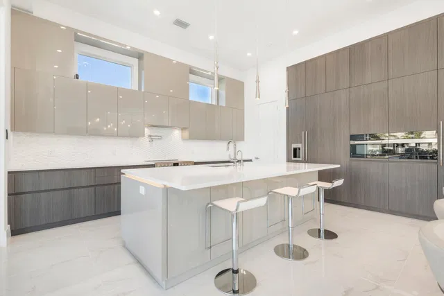 Palm Beach Isles Residence photo 10