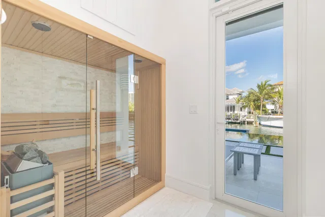 Palm Beach Isles Residence photo 24
